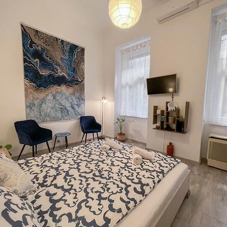 Free Parking, Downtown Apartment Near New York Cafe Budapest Eksteriør bilde