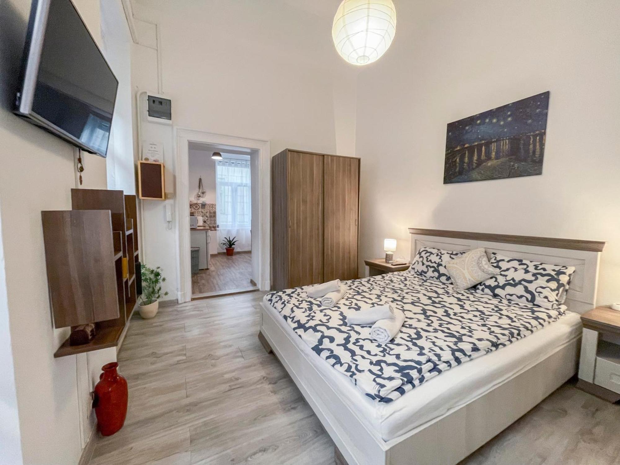 Free Parking, Downtown Apartment Near New York Cafe Budapest Eksteriør bilde