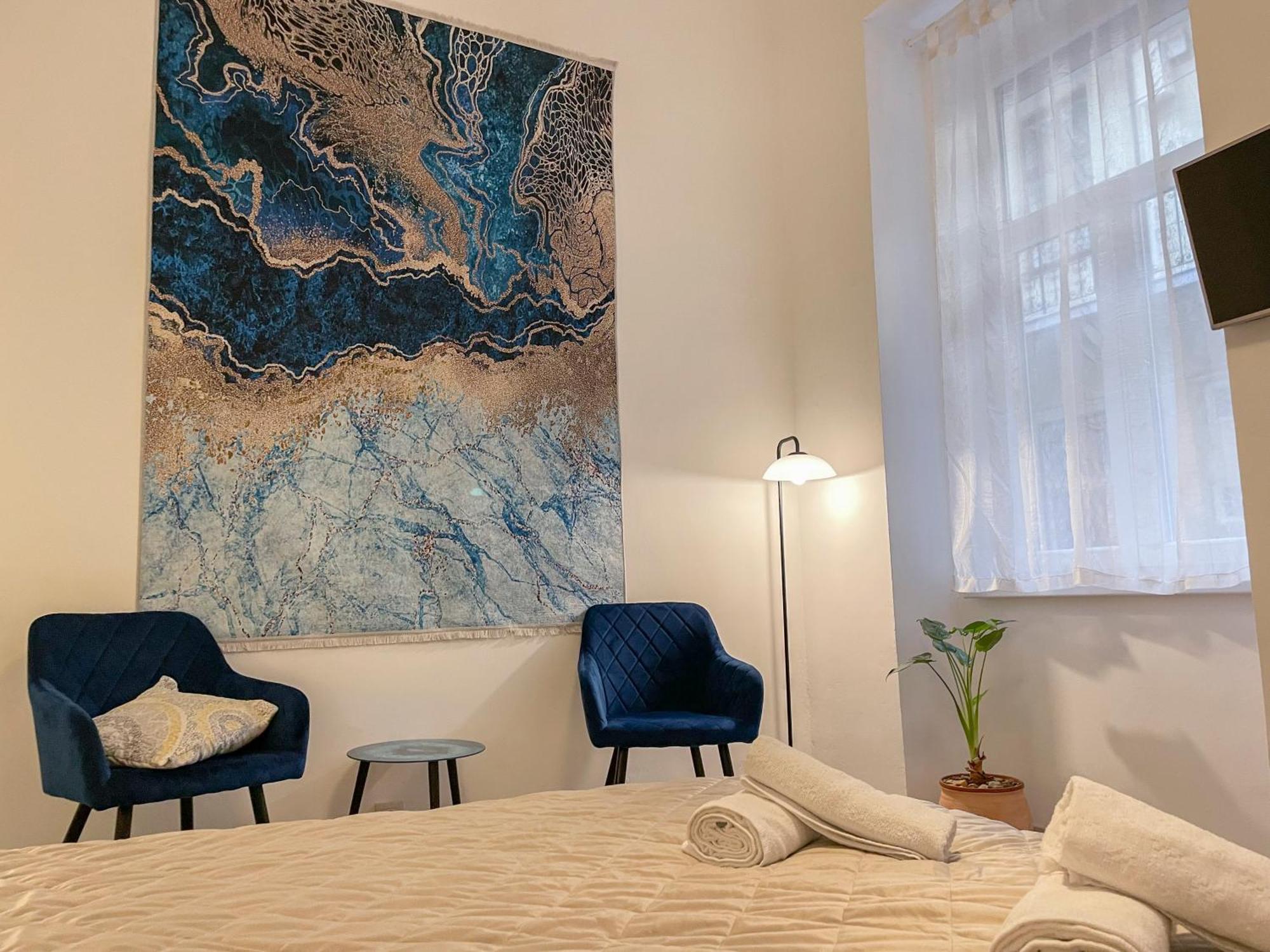 Free Parking, Downtown Apartment Near New York Cafe Budapest Eksteriør bilde