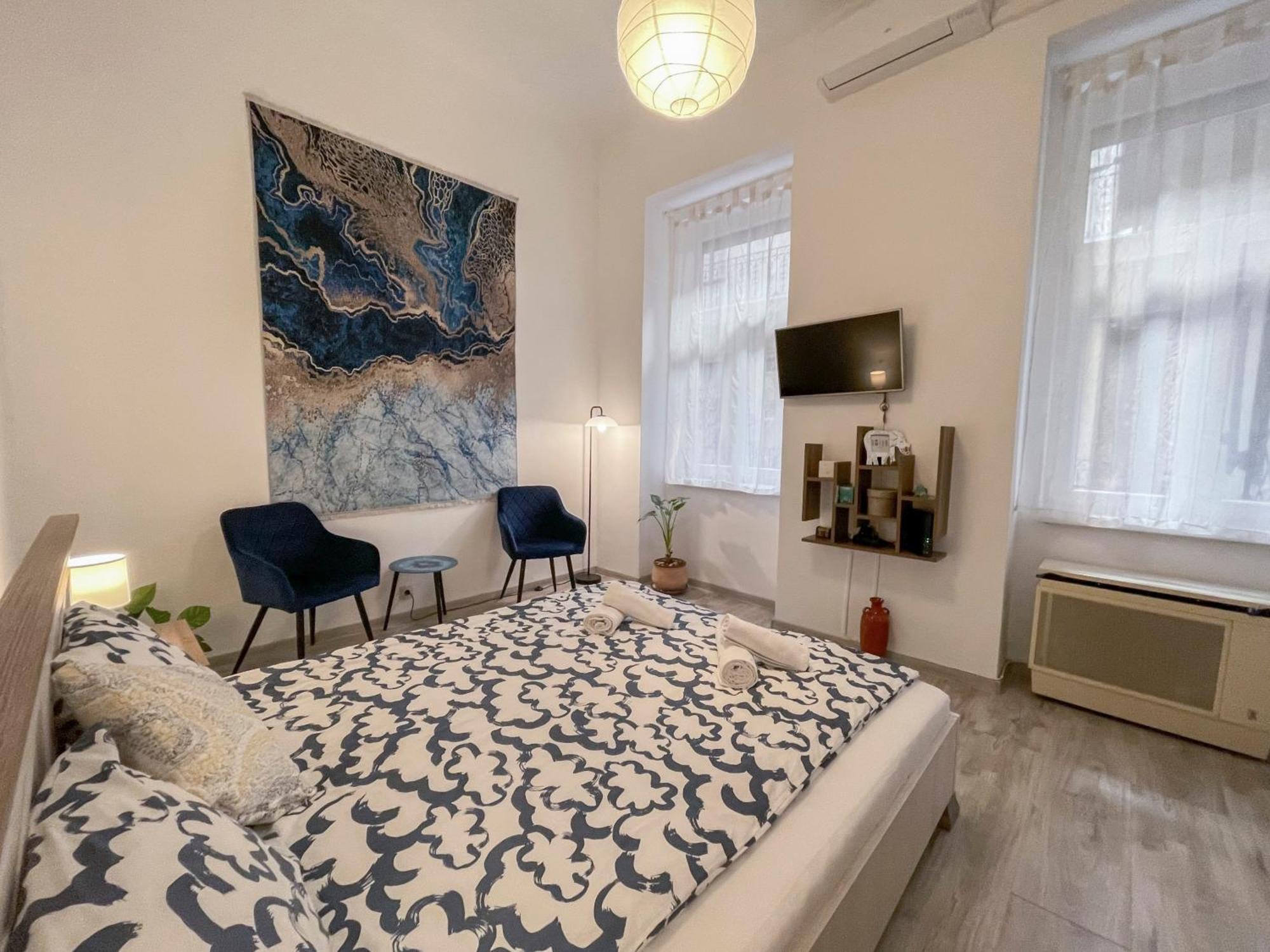 Free Parking, Downtown Apartment Near New York Cafe Budapest Eksteriør bilde